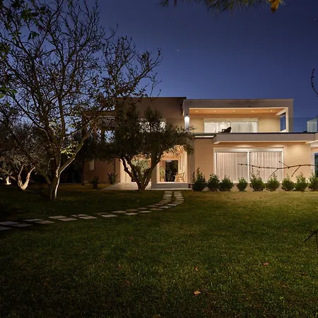 Hora Ionica Villa, 10acre Of Endless Green, By Thinkvilla *